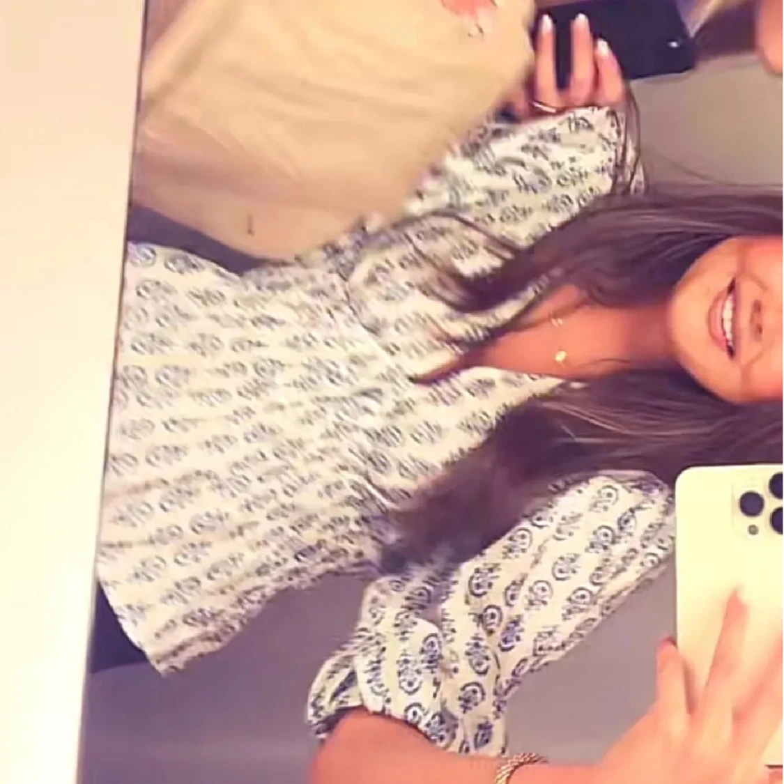 Blommig croppad blus med puffärm