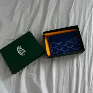 Blå plånbok  - Helt ny