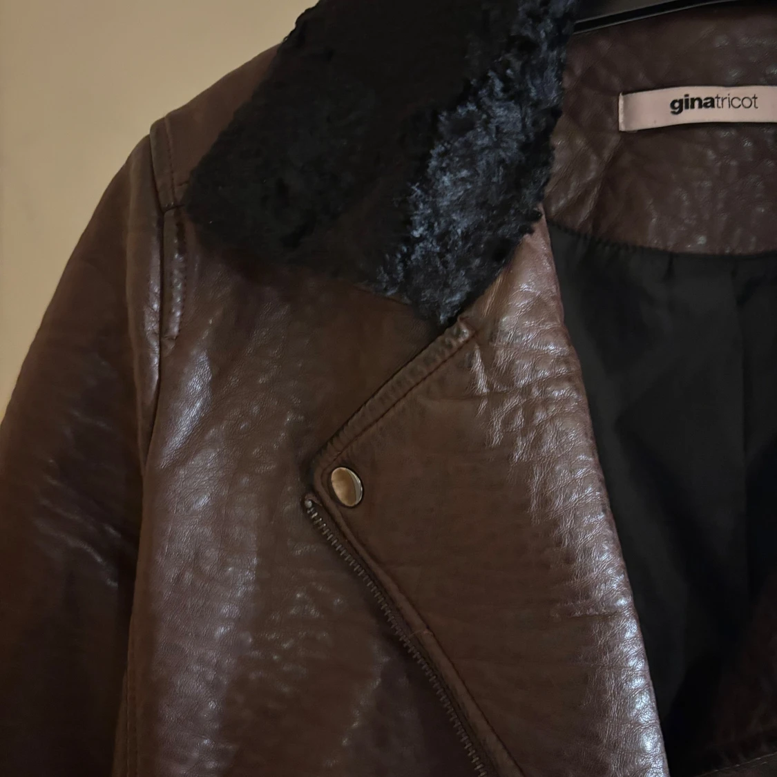 Brun skinnjacka från Gina Tricot - 2