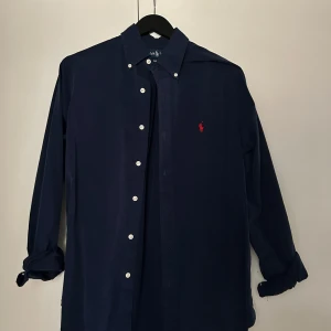 Ralph lauren skjorta - Ralph lauren skjorta i fint skick. Hör av dig vid frågor