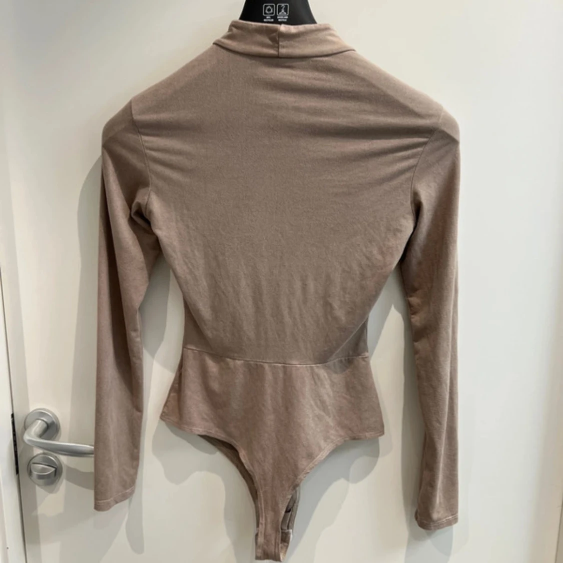 Beige långärmad bodysuit NLY One - 3
