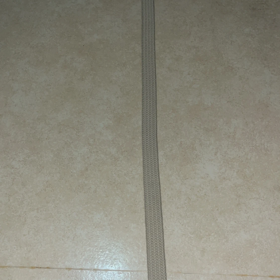 Beige flätat bälte med skinn-detaljer - 2