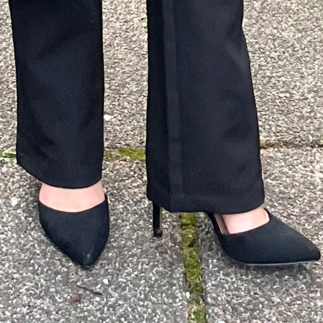 Svarta pumps med ankelrem från ONLY