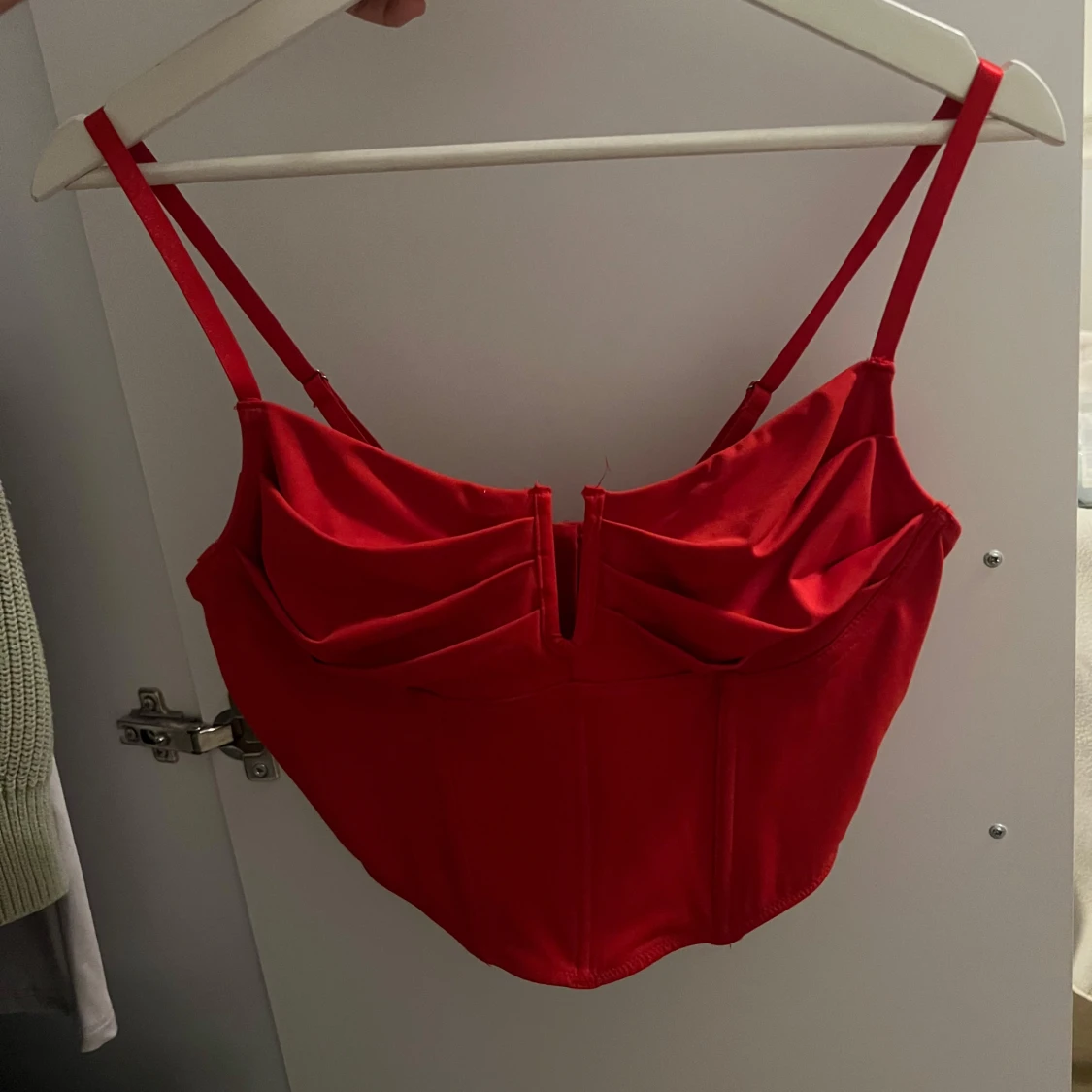 Röd korsett-topp med dragkedja