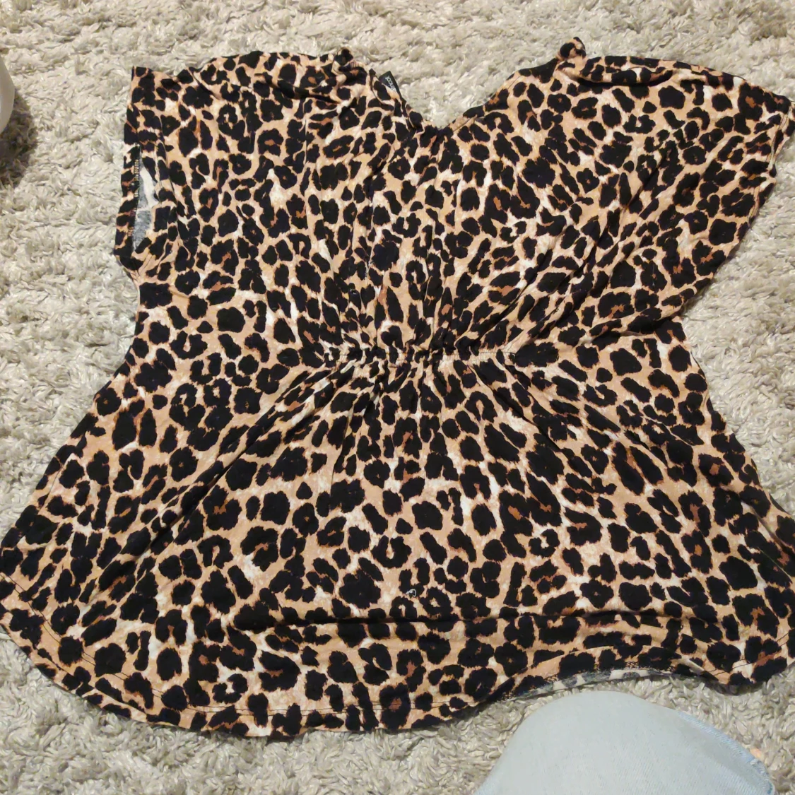 Leopardmönstrad blus från Gina Tricot - 3