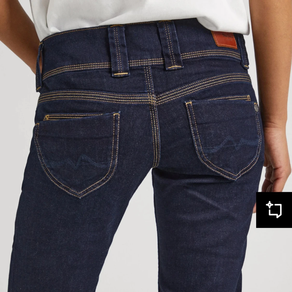 Mörkblå jeans med bootcut - 1