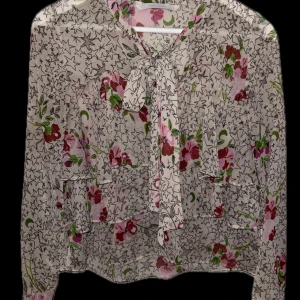 Blus från Zara - En fin tunn blus från Zara i S. I bra skicka och inga defekter 