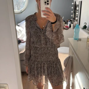 Leopard klänning zara - Jättefin!