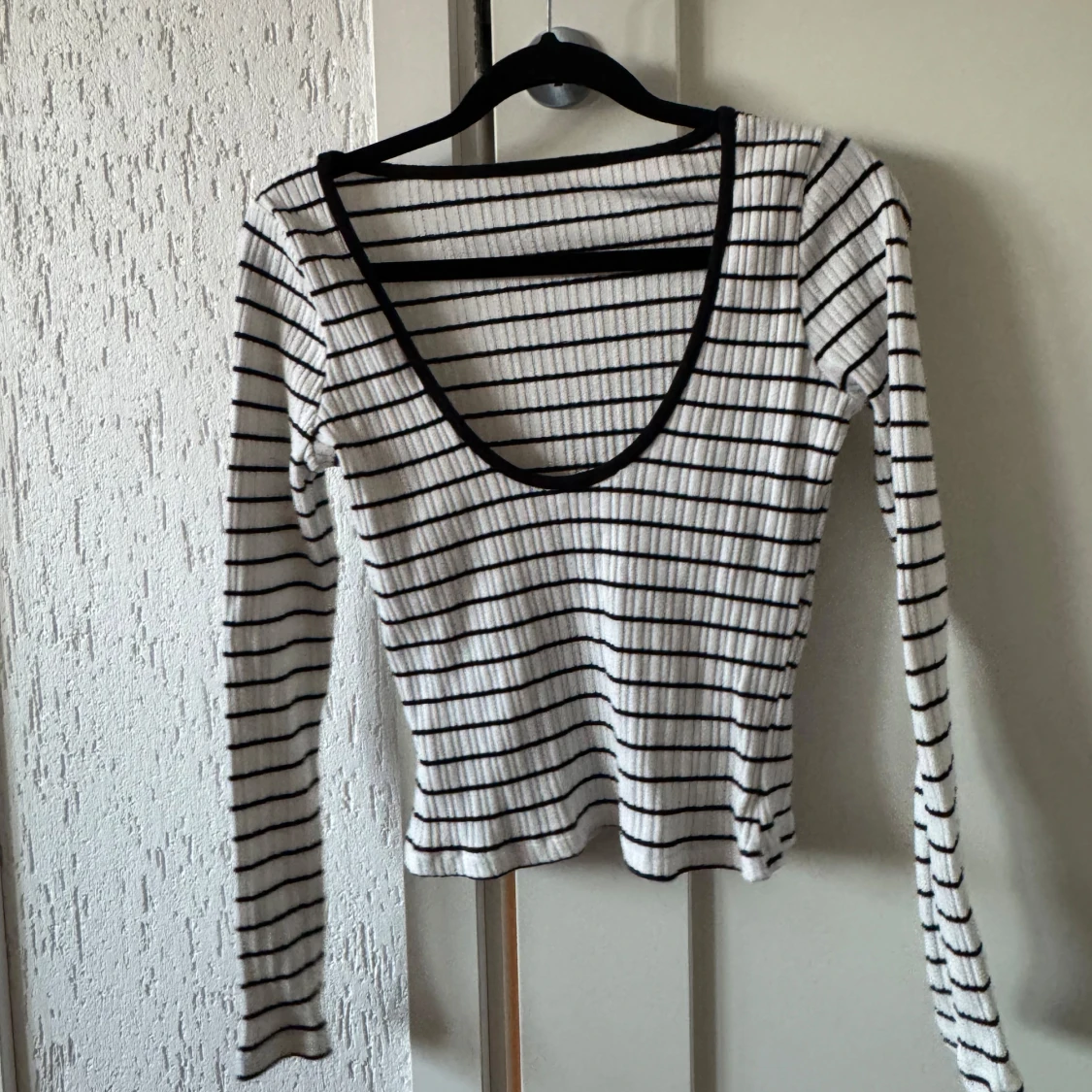 Randig ribbad tröja - 1