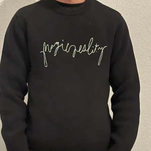 Swetshirt BUNDLE!  - 2 koftor jag vill bli av med! Skriv DM, om ni vill ha mer information om tröjorna! Går att köpa styckvis. 