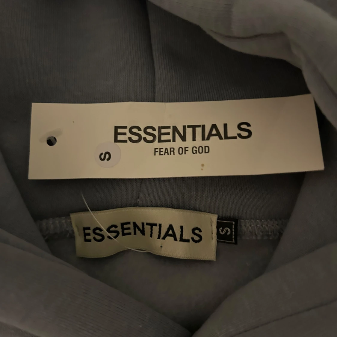 Grå Essentials Fear of God hoodie - 4