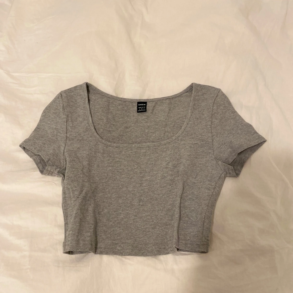 Grå croppad topp från SHEIN