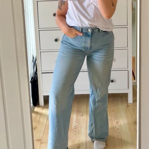 Boulevard Lager157 - Säljer ett par ljusblå jeans från Lager157, modell Boulevard! Slutsålda på hemsidan i många storlekar!🌸Jeansen har hög midja och är tillverkade i bomull. 