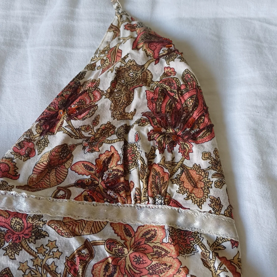 Blommig halterneck linnetopp med spets - 2