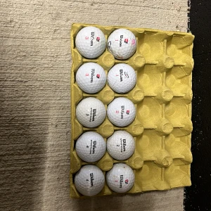 Wilson Duo Soft - Wilson bollar i ny skick de är i lite olika modeller men riktigt sköna att spela med du får de till ett bra pris som kan förhandlas de är i a - b klass