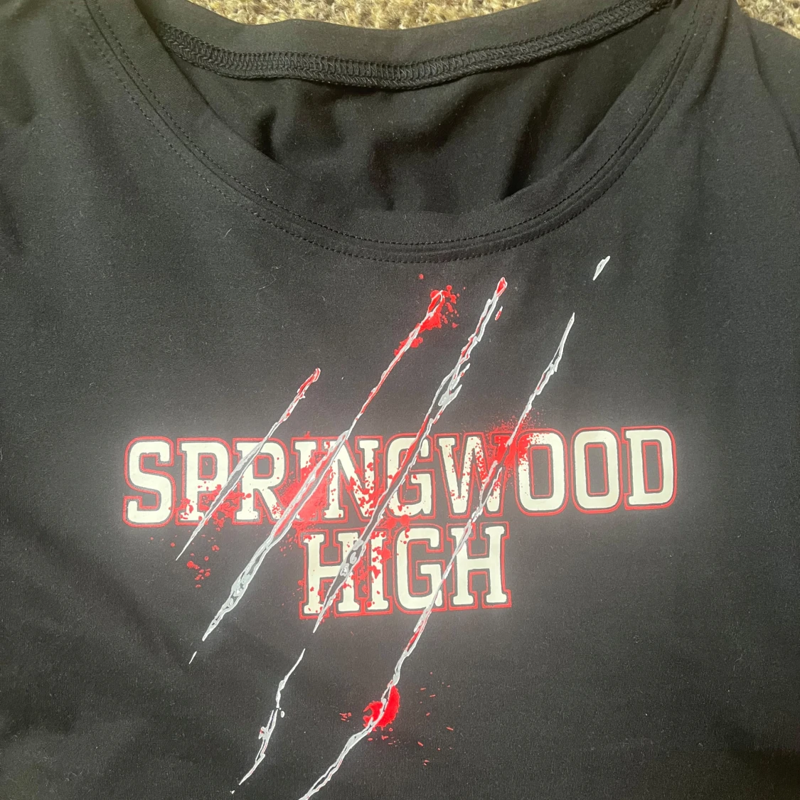 Svart croppad långärmad topp med tryck - 2