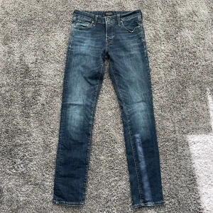 Jack & Jones Jeans - Riktigt snygga och trendiga Jack & Jones Slim/Glenn jeans. Storlek: W31/L34. Skriv vid frågor!✅