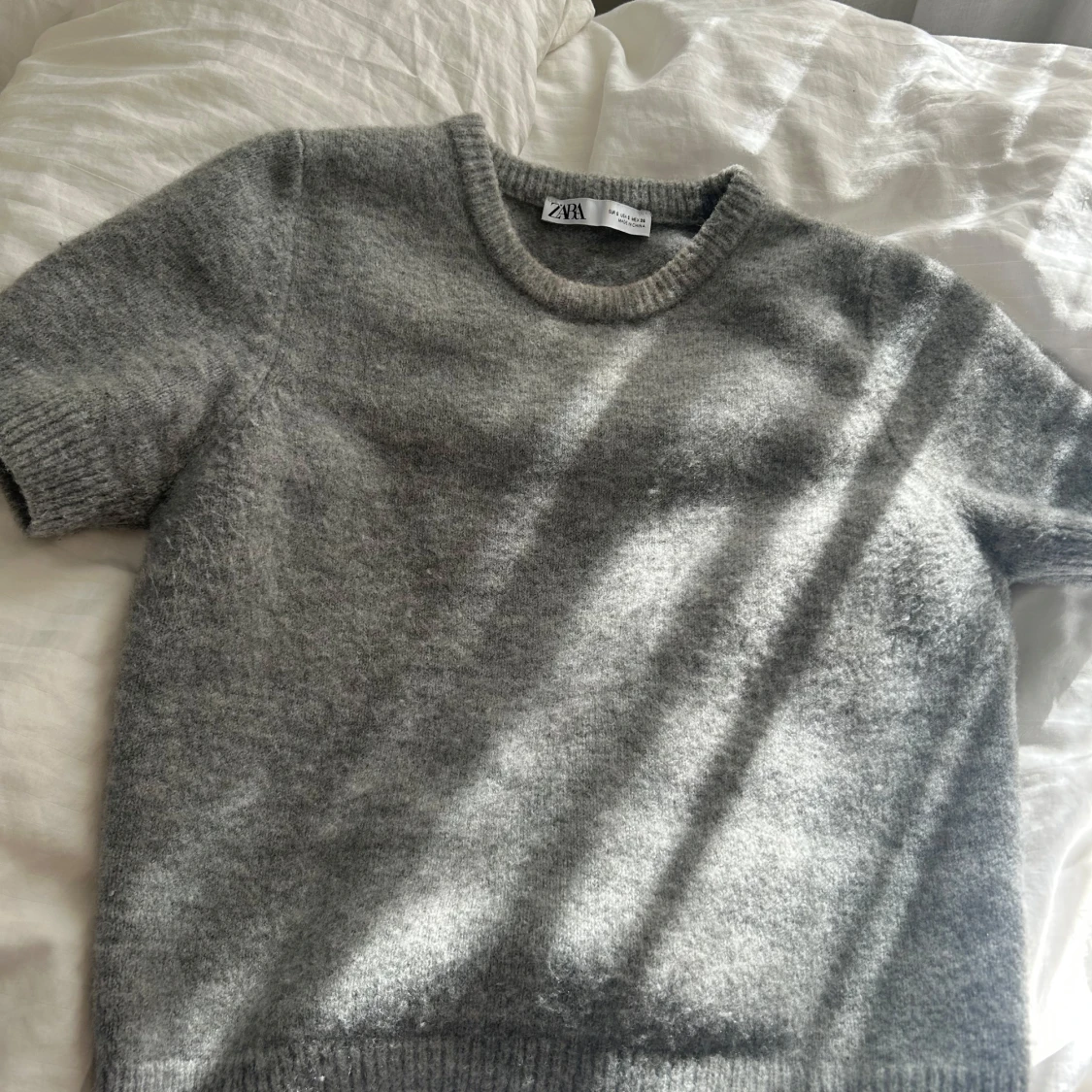 Grå stickad tröja från Zara - 1