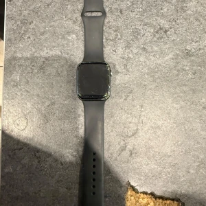 Funkar utan problem du kan se på bilden men den funkar felfritt  - Helt ok skick funkar som vanligt bah utseendet som inte är helt 100