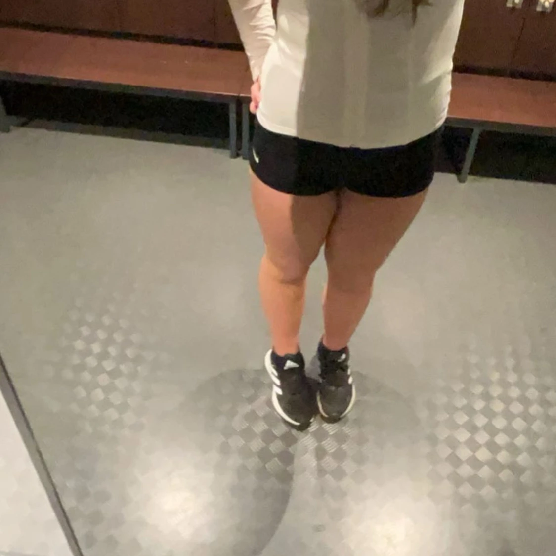 Svarta träningstights shorts från Nike - 2