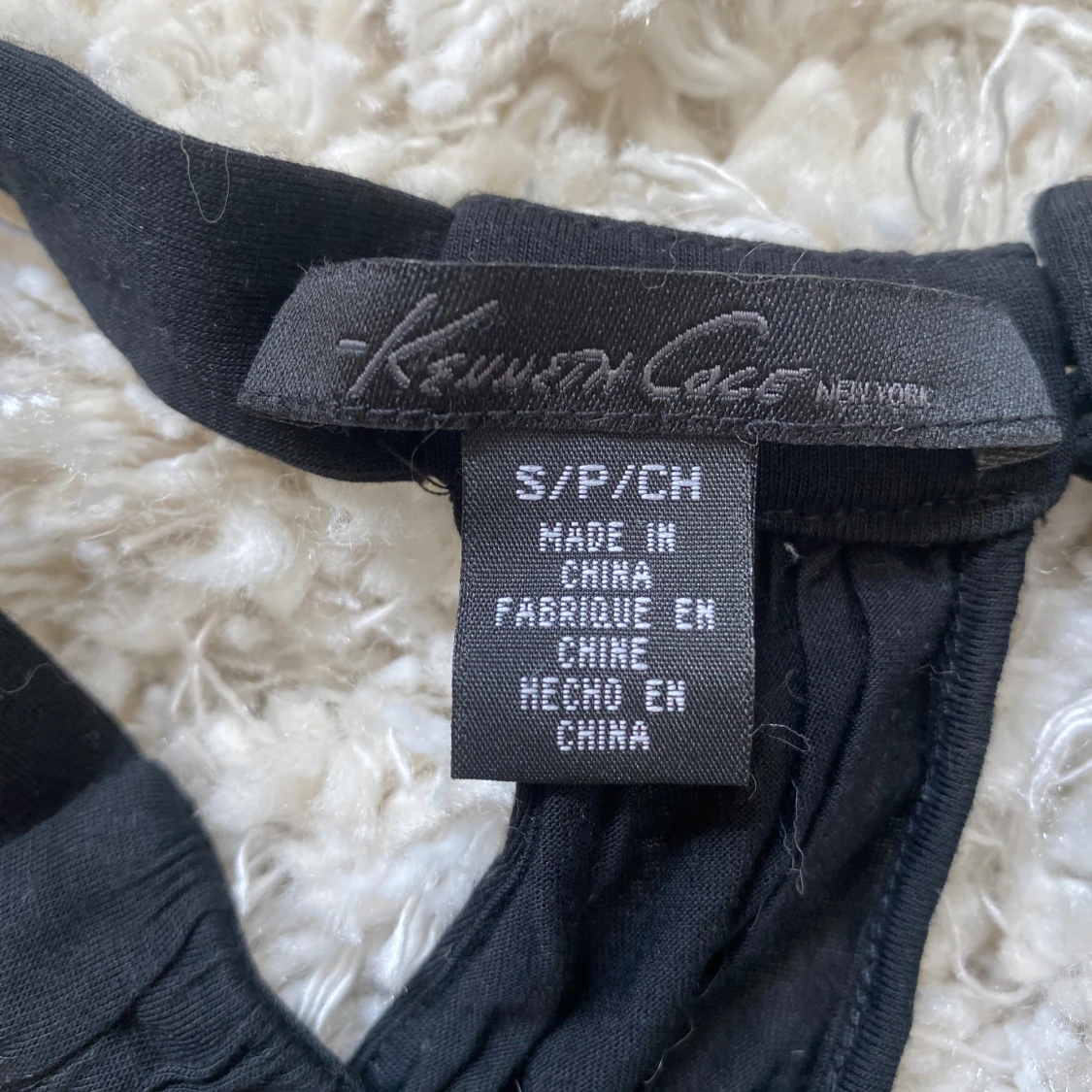 Svart halterneck topp från Kenneth Cole - 2