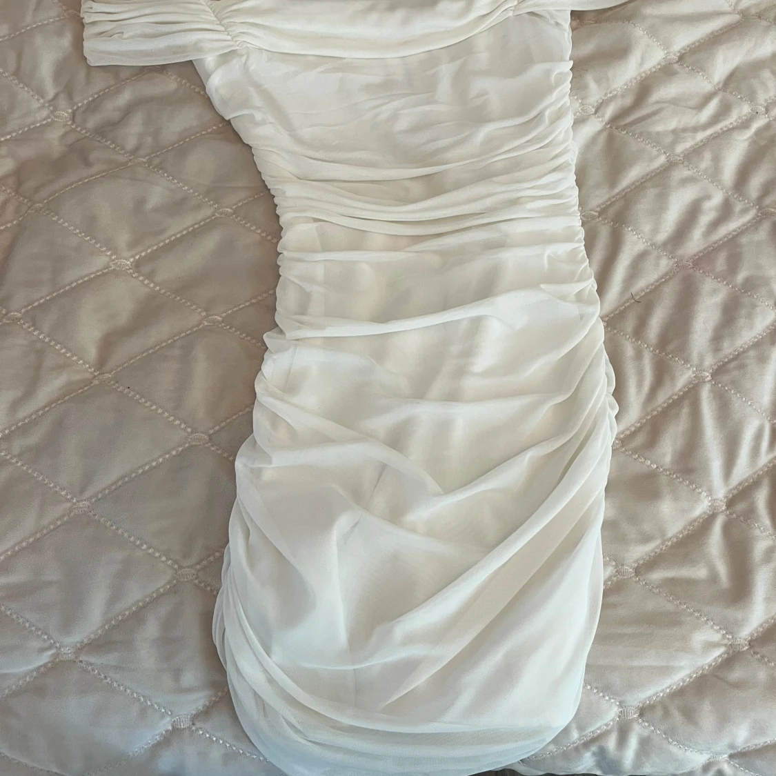 Vit offshoulder klänning 