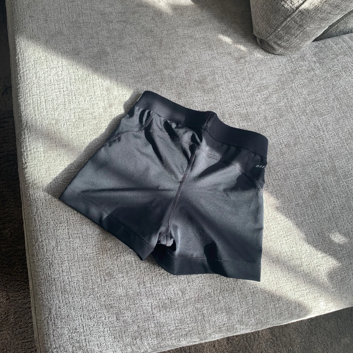 Svarta träningstights shorts från Nike  - 2