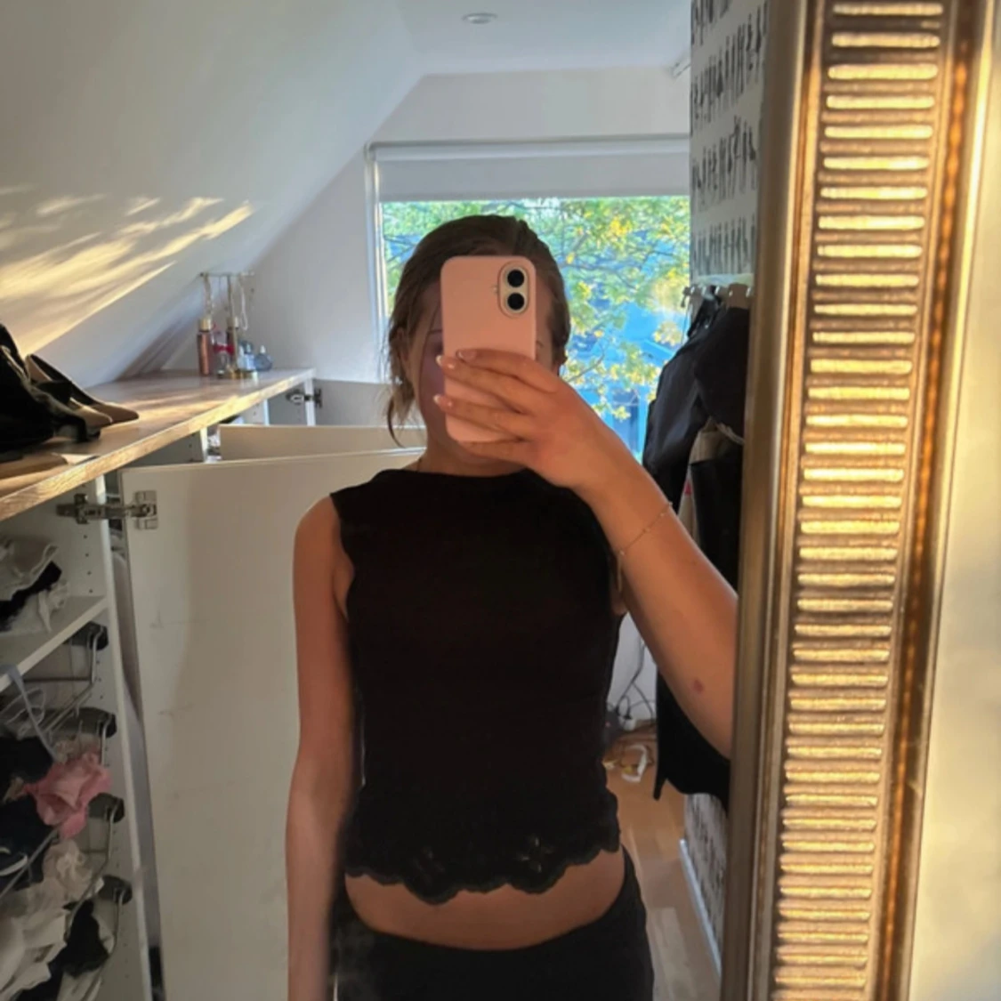 Svart croppad topp med spets från Zara