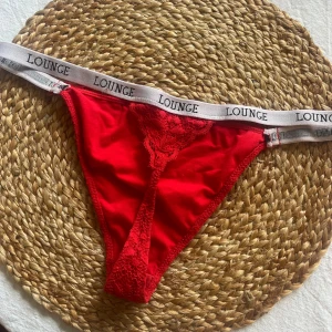 Oanvänd Trosa från Lounge  - Endast provad. Storlek M men passar mer en S