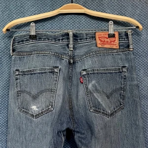 Levi's 501  - Tja säljer ett par otroligt snygga ljusblå Levi's 501 i otrolig bra skick. ///Vid fundering hör av dig  🤙