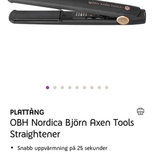 Plattång från Björn Axén Tools - Svart plattång från Björn Axén Tools i samarbete med OBH Nordica. Plattången har en smal och stilren design med keramiska plattor och guldiga detaljer. Perfekt för att styla och räta ut håret snabbt och smidigt.