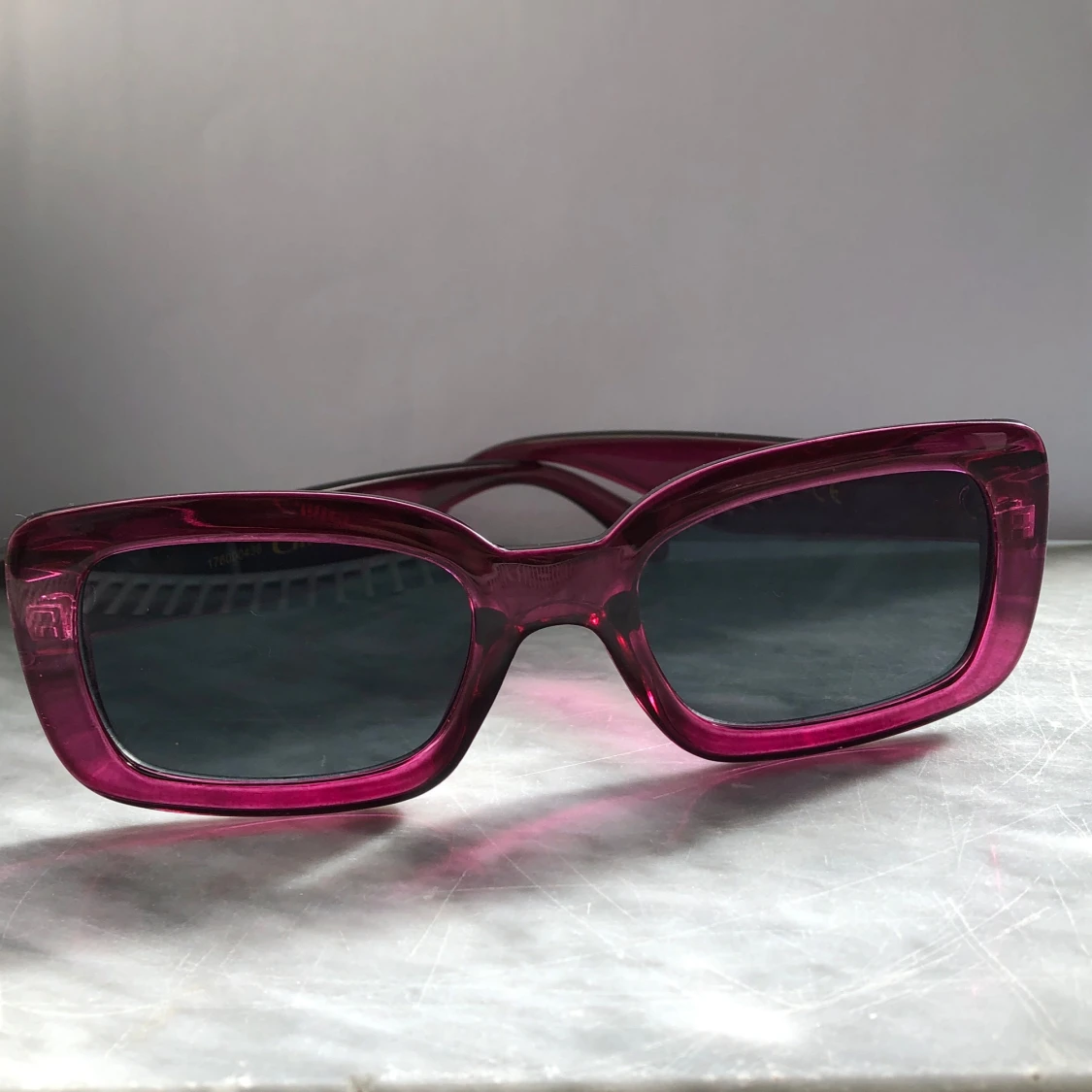 Rosa rektangulära solglasögon - 1