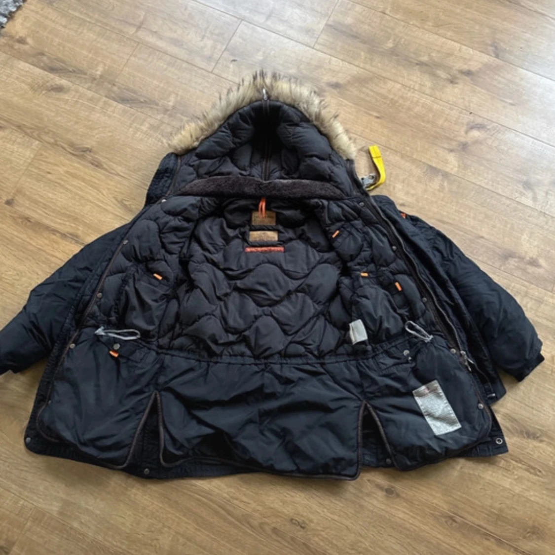 Svart vinterjacka från Parajumpers - 2