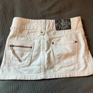 Lågmidjad jeanskjol  - 🩷