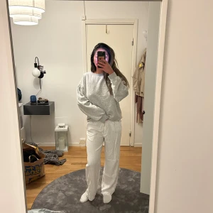 Vita linnebyxor  - Vita linnebyxor, jag är 167 o har vanligtvis s/m