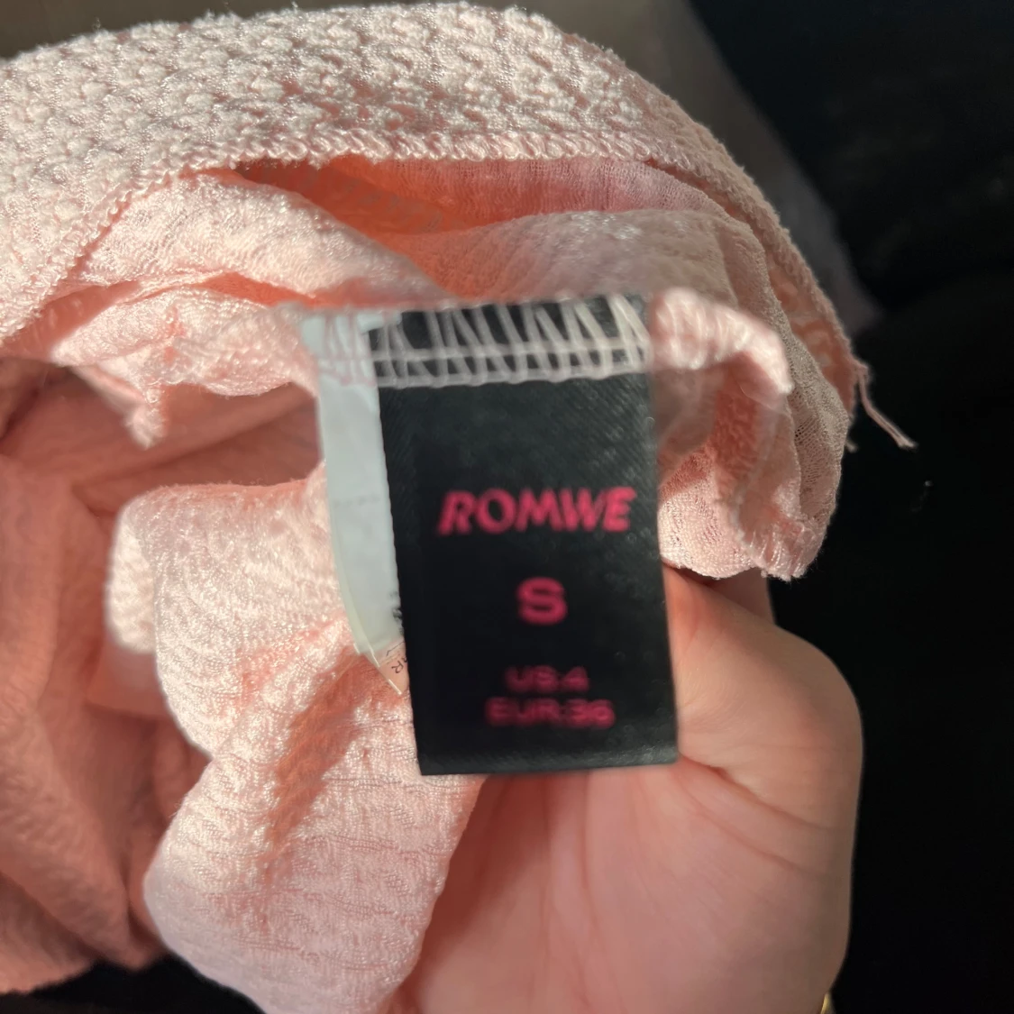 Rosa kortärmad topp med  rosett - 4