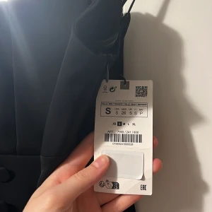 Svart jumpsuit från Zara  - Helt ny!