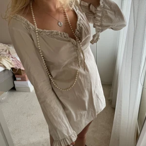 Klänning - Långärmad så snygg klänning från Odd Molly!!🤎🤎🤎