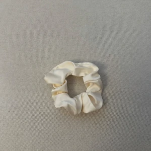 Beige scrunchie - Beige scrunchie