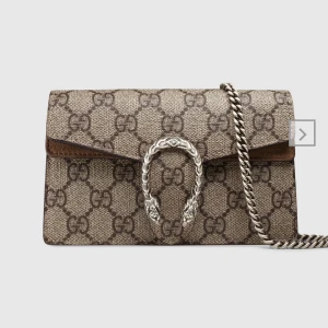 Gucci dionysus väska - Säljer en beige axelväska från Gucci, den är köpt Guccis egna butik (stockholm) väljer att sälja den nu. Dustbag, kvitto samt kartong har jag kvar och följer med. .