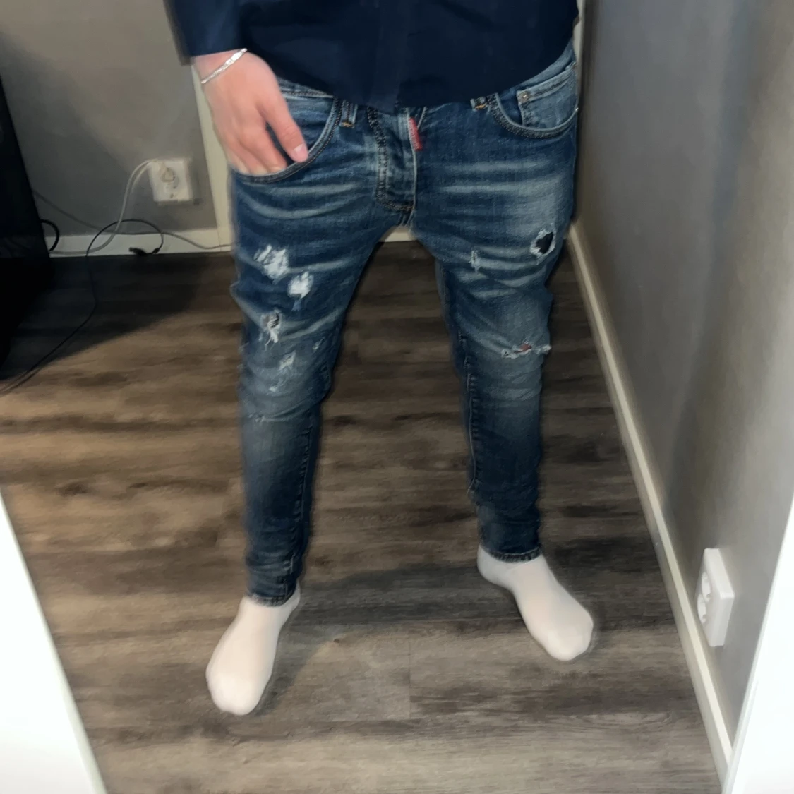 Blåa dsquared2 jeans med feta slitningar - 2