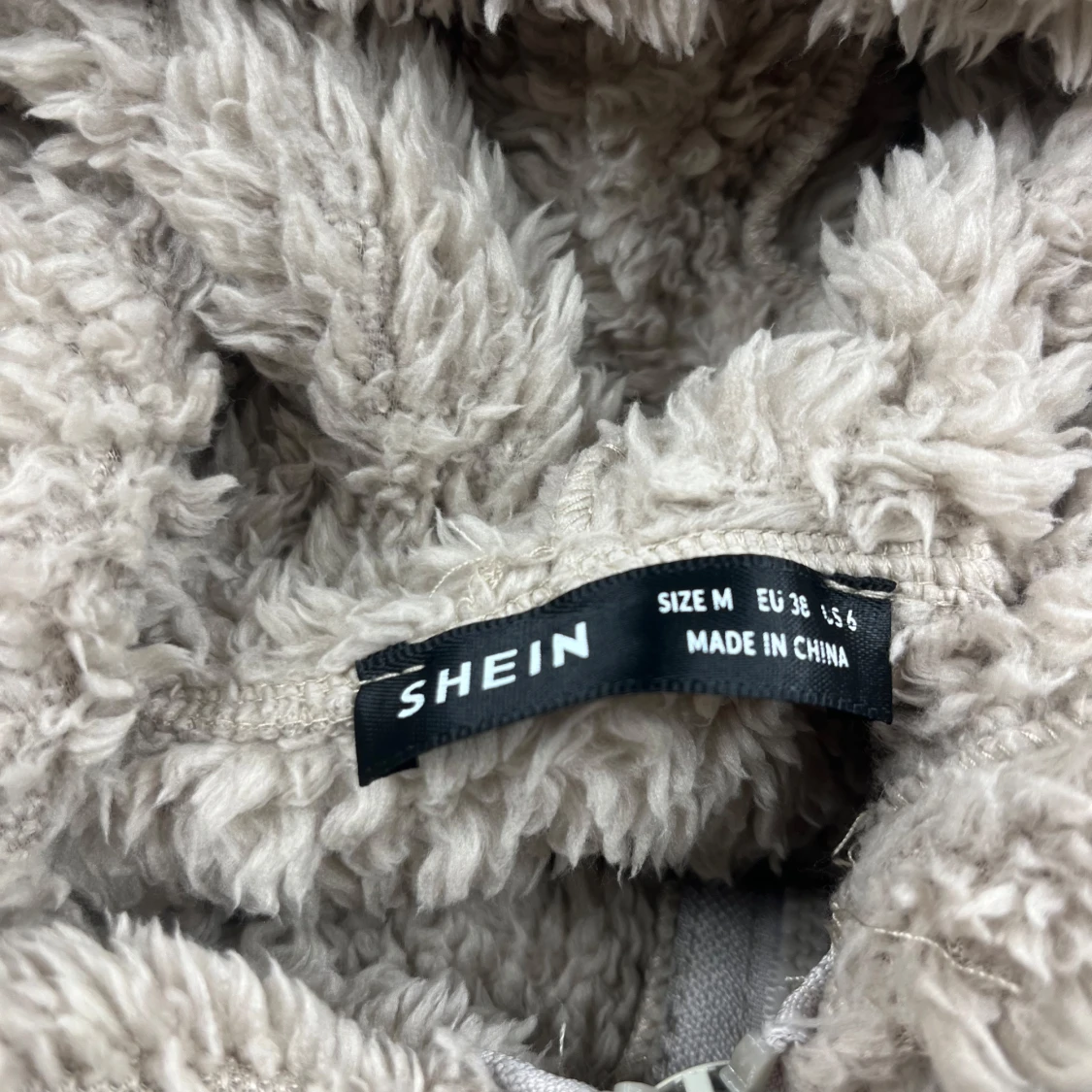 Beige teddyjacka med huva från SHEIN - 2