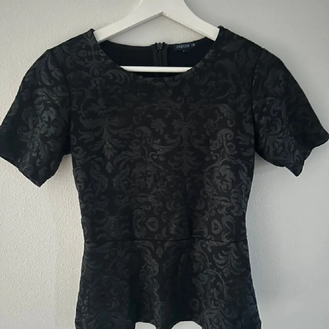Svart mönstrad topp från Stockh LM - 1