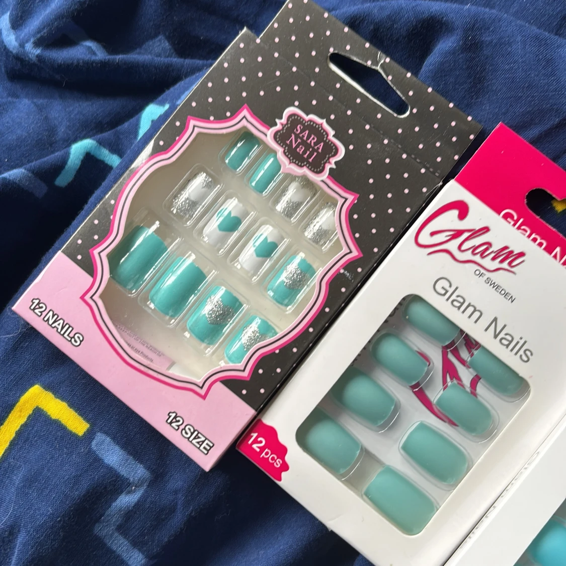 Falska naglar i olika blå och gröna nyanser - 1