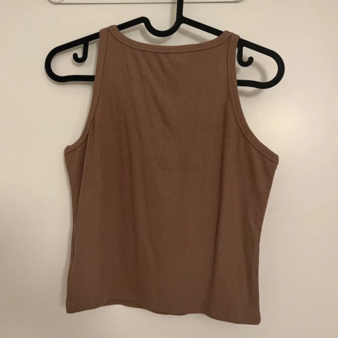 Brun ribbad linnetopp - 2