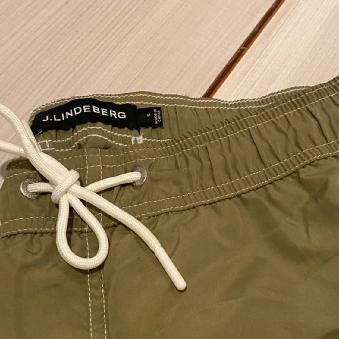 Olivgröna shorts från J.Lindeberg - 2