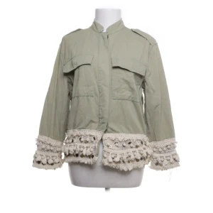 Grön/khaki jacka från Zara - Khaki färgad jacka från Zara i strl Small. 