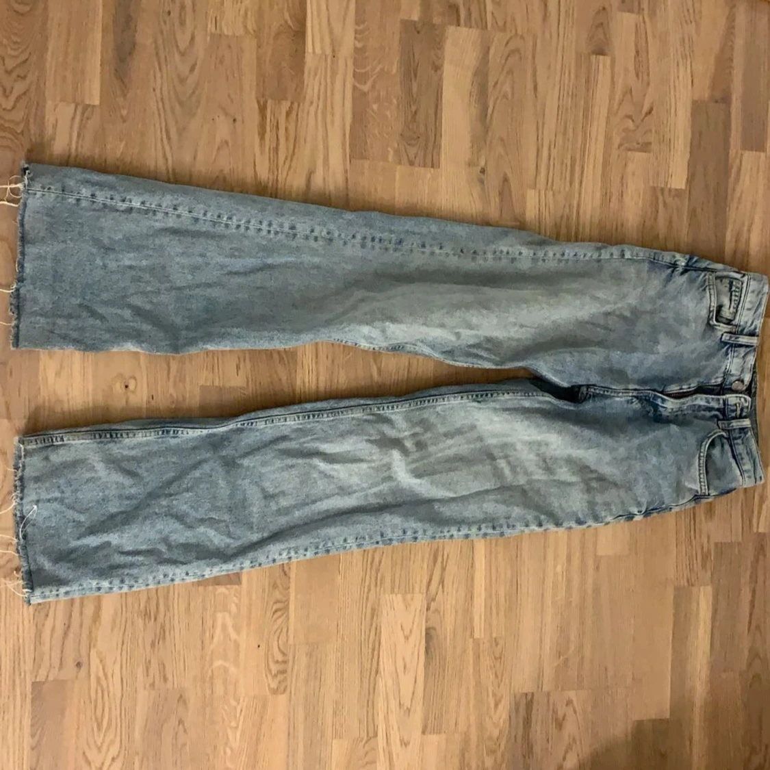 Ljusblå jeans