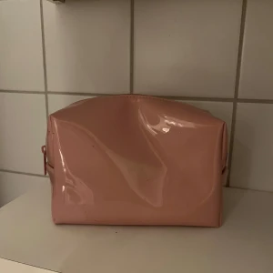 Makeup bag  - Great conditon, original price is 199