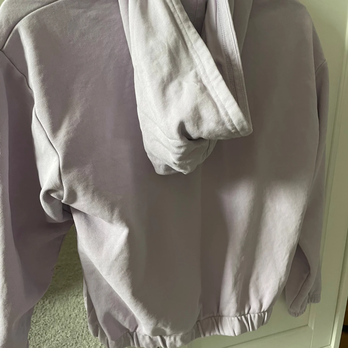 Ljuslila hoodie med huva - 2